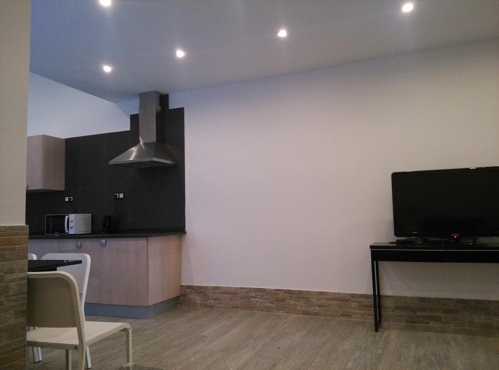 Apartamentos Bcntourism Пінеза-да-Мар Екстер'єр фото