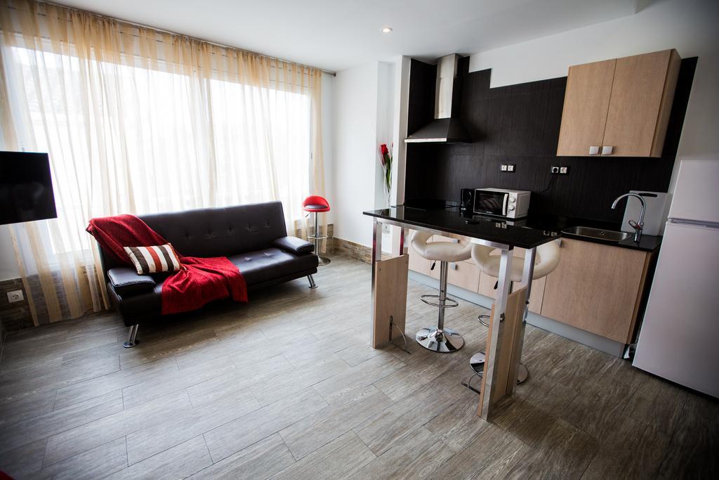 Apartamentos Bcntourism Пінеза-да-Мар Екстер'єр фото